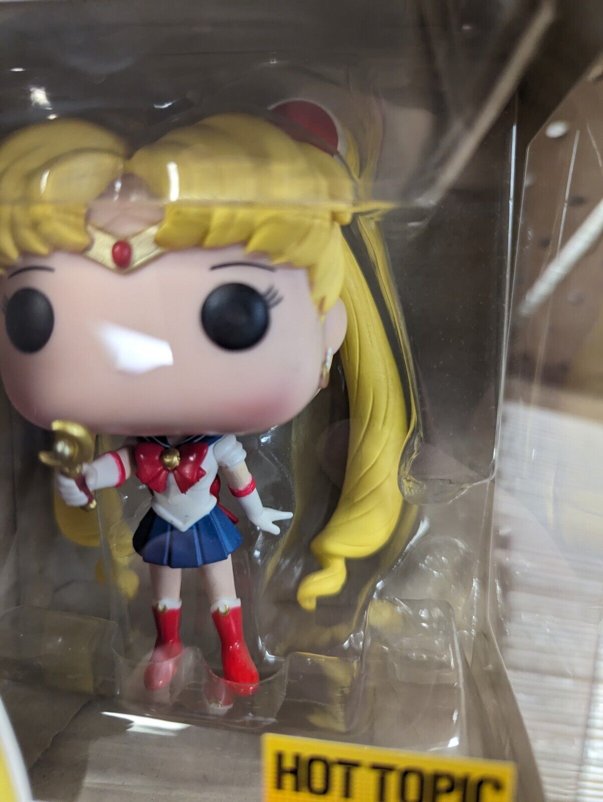 Funko Pop Sailor Moon With Moon Stick And Luna 90 Hot Topic *Missing Luna*