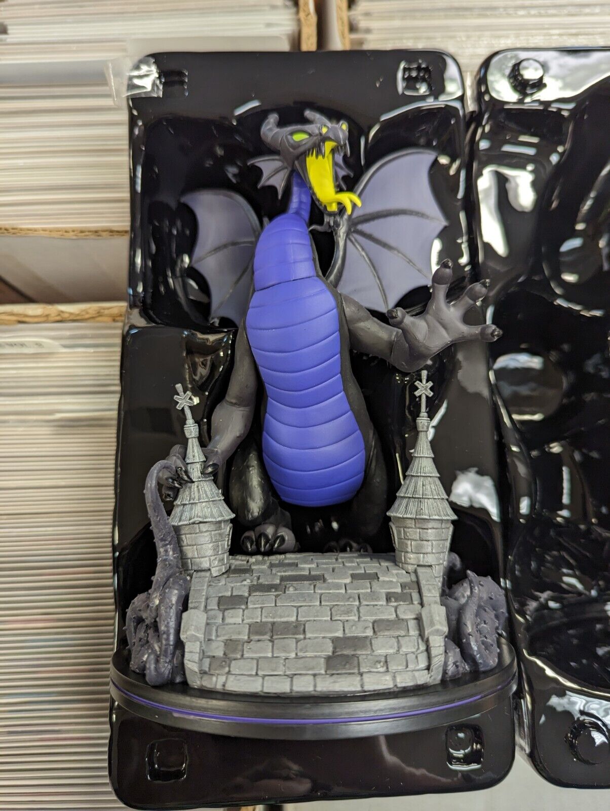Disney Villains Maleficent Dragon Q Fig Max Statue
