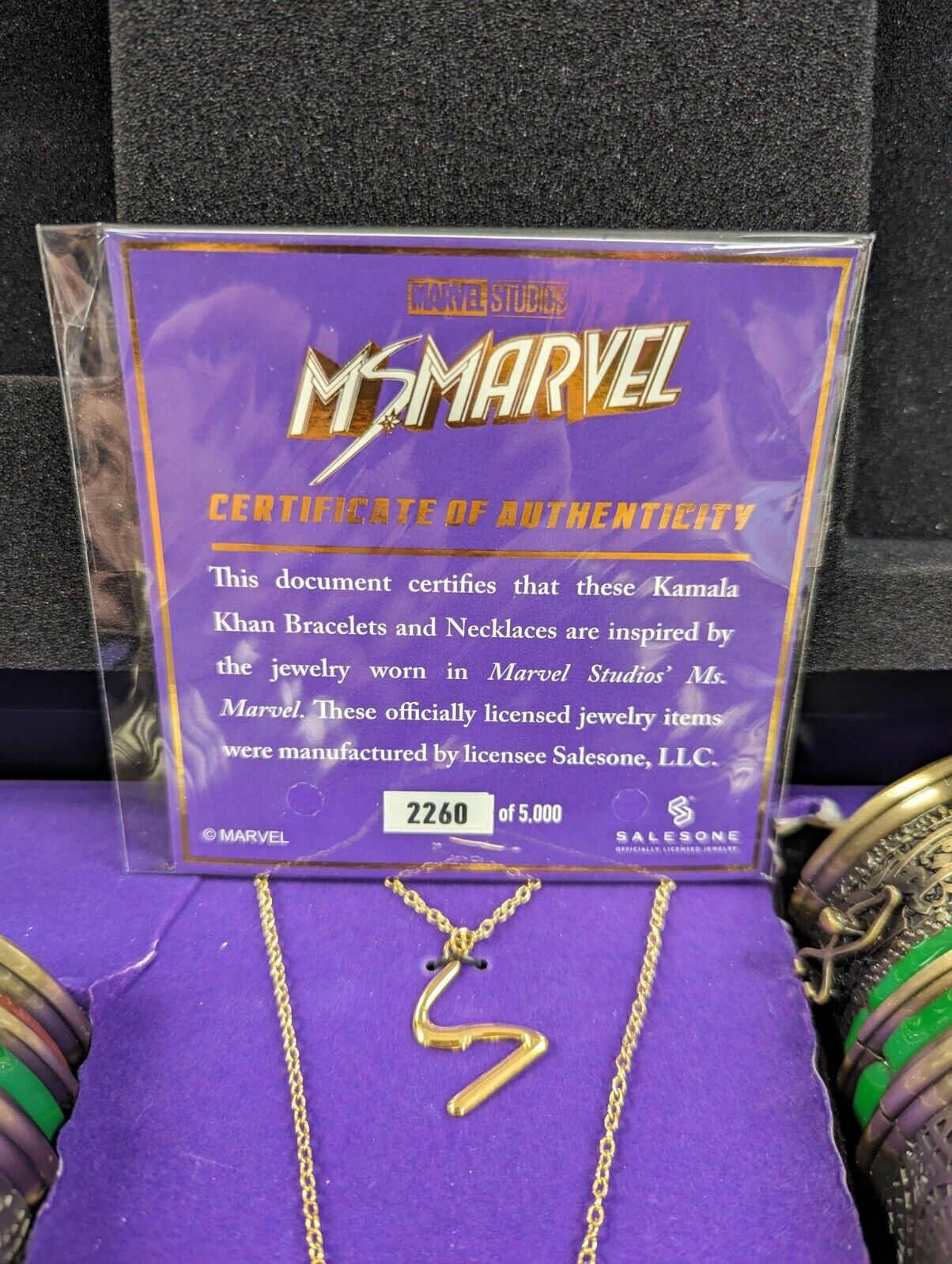 Ms. Marvel Kamala Khan Jewelry Set 2260/5000 With CoA Marvel Studios