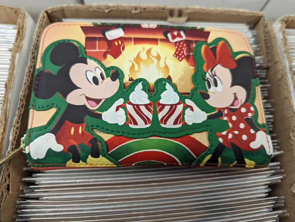 Loungefly Mickey Mouse Minnie Hot Cocoa Fireplace Zip Around Wallet